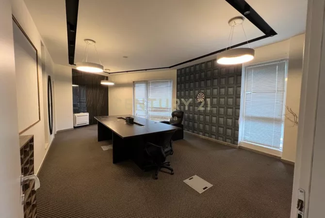 Ambient biznesi me qera 3+1 ne Tirane - 2,300 Euro