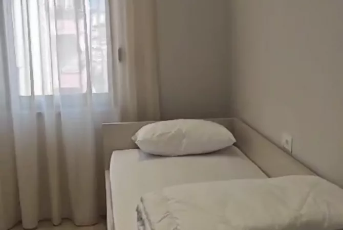 Shtepi me qera 2+1 ne Tirane - 1,200 Euro
