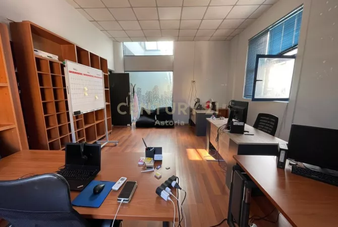 Ambient biznesi me qera 3+1 ne Tirane - 570 Euro