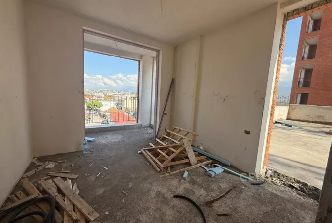 Shtepi ne shitje Apartament ne Tirane, 1+1, Mobilimi E mobiluar, Pagesa 157,820  Euro.