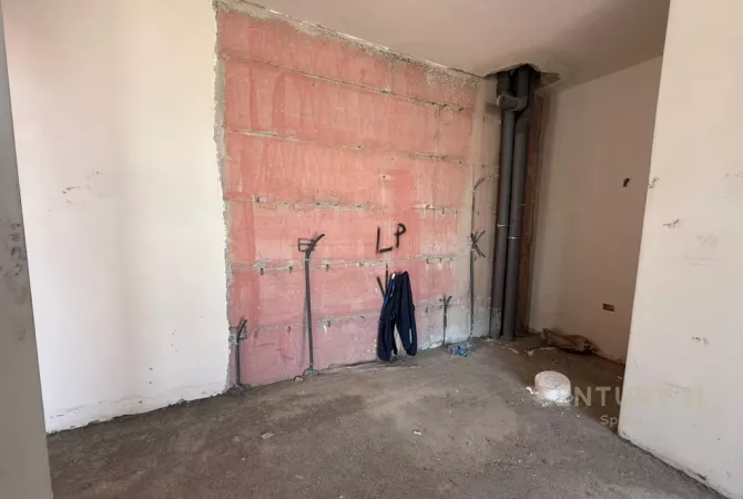 Shtepi ne shitje Apartament ne Tirane, 1+1, Mobilimi E mobiluar, Pagesa 157,820  Euro.