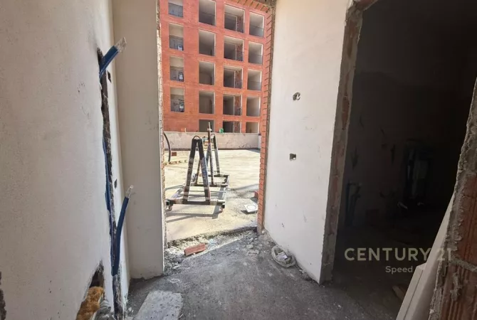 Ambient biznesi me qera 4+1 ne Tirane - 5,000 Euro