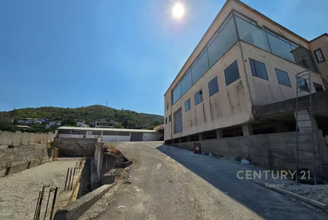 Ambient biznesi me qera 4+1 ne Tirane - 5,000 Euro