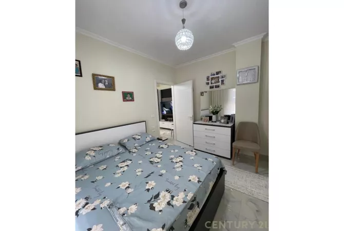 Shtepi ne shitje Apartament ne Tirane, 1+1, Mobilimi E mobiluar, Pagesa 125,000  Euro.