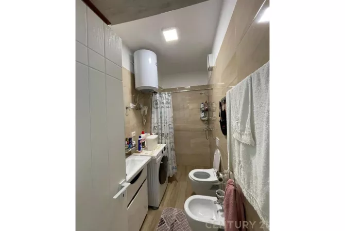 Shtepi ne shitje Apartament ne Tirane, 1+1, Mobilimi E mobiluar, Pagesa 125,000  Euro.