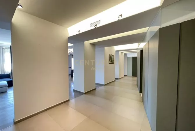 Ambient biznesi me qera 3+1 ne Tirane - 2,500 Euro