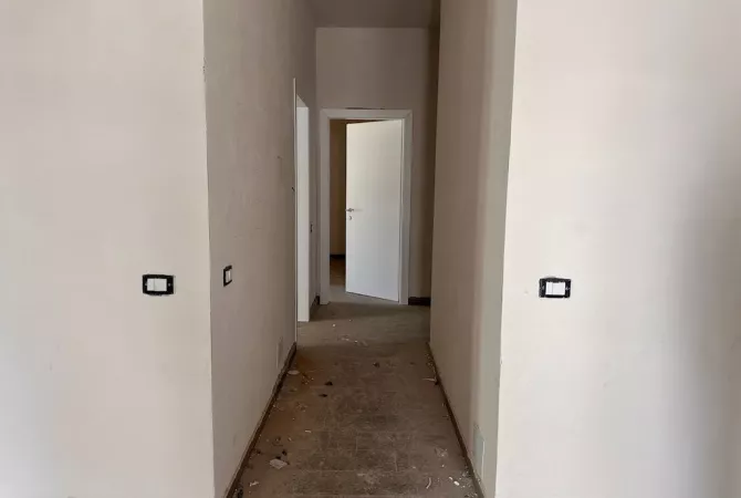 Shtepi ne shitje Apartament ne Tirane, 2+1, Mobilimi Bosh, pa mobiluar, Pagesa 236,000  Euro.