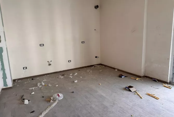 Shtepi ne shitje Apartament ne Tirane, 2+1, Mobilimi Bosh, pa mobiluar, Pagesa 236,000  Euro.