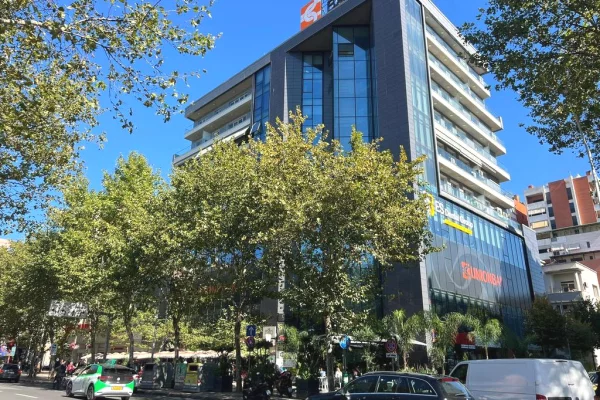 Shtepi me qera Apartament ne Tirane, 2+1, Mobilimi Pjeserisht e mobiluar, Pagesa 900  Euro.