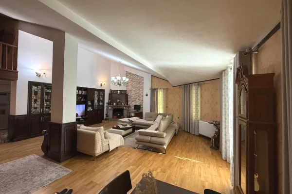 Casa in affitto 3+1 a Tirana - 1,500 Euro