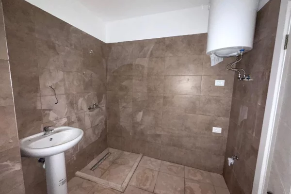 Shtepi me qera Apartament ne Tirane, 1+1, Mobilimi E mobiluar, Pagesa 400  Euro.