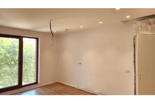 Shtepi me qera 1+1 ne Tirane - 1,300 Euro