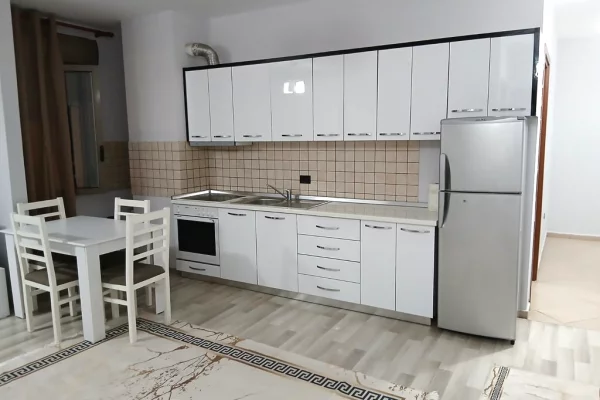Shtepi me qera 2+1 ne Tirane - 700 Euro