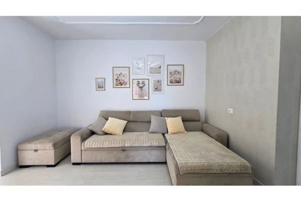 Shtepi me qera 2+1 ne Tirane - 750 Euro