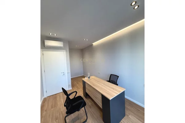 Ambient biznesi me qera 3+1 ne Tirane - 700 Euro