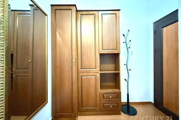 Shtepi me qera Apartament ne Tirane, 2+1, Mobilimi E mobiluar, Pagesa 650  Euro.