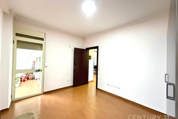 Shtepi me qera Apartament ne Tirane, 2+1, Mobilimi E mobiluar, Pagesa 650  Euro.