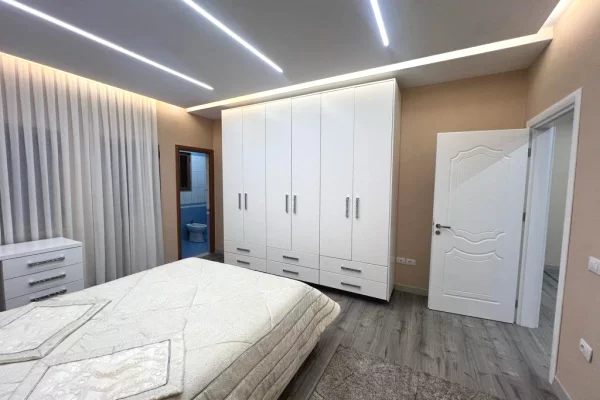 Shtepi me qera Apartament ne Tirane, 3+1, Mobilimi E mobiluar, Pagesa 800  Euro.