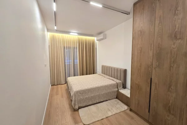 Shtepi me qera Apartament ne Tirane, 2+1, Mobilimi E mobiluar, Pagesa 1,500  Euro.