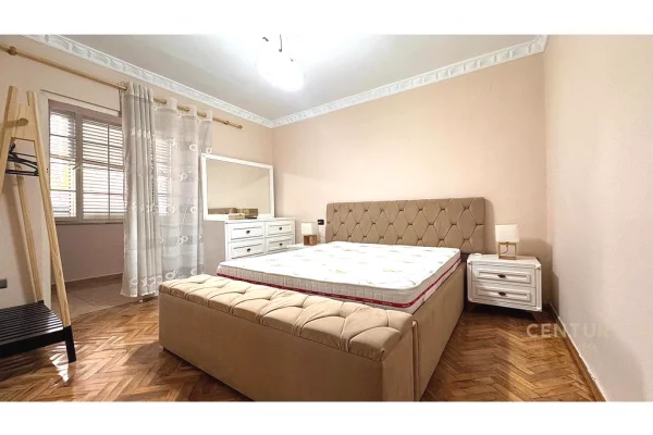 Shtepi me qera 2+1 ne Tirane - 650 Euro