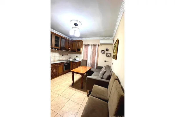 Shtepi me qera Apartament ne Tirane, 2+1, Mobilimi E mobiluar, Pagesa 650  Euro.