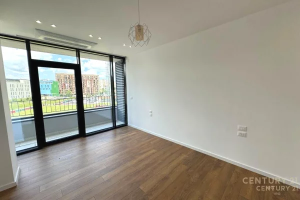 JEPET ME QIRA ZYRE + POST PARKIMI TEK RR. KOSOVAREVE !