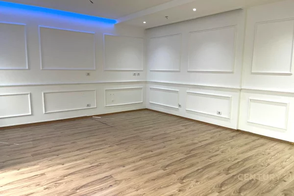 Ambient biznesi me qera 3+1 ne Tirane - 1,200 Euro