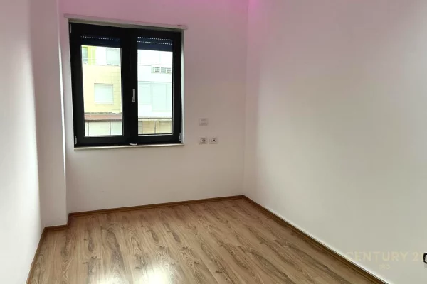 Jepet me qira ambient per zyre tek Ring Center !