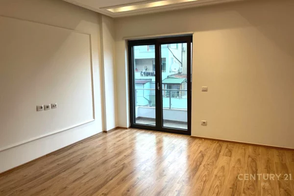 Jepet me qira ambient per zyre tek Ring Center !