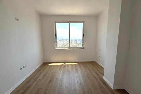 Shtepi ne shitje Apartament ne Tirane, 2+1, Mobilimi Bosh, pa mobiluar, Pagesa 170,000  Euro.