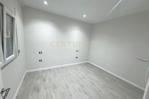 Shtepi me qera 2+1 ne Tirane - 450 Euro