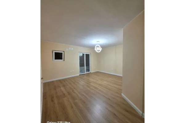 Shtepi ne shitje Apartament ne Tirane, 2+1, Mobilimi Bosh, pa mobiluar, Pagesa 140,000  Euro.