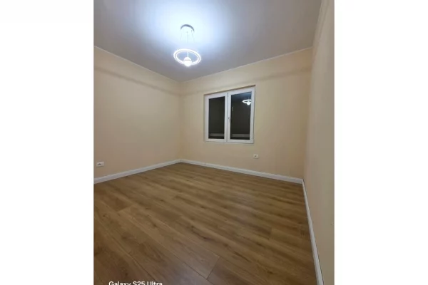 Shtepi ne shitje Apartament ne Tirane, 2+1, Mobilimi Bosh, pa mobiluar, Pagesa 140,000  Euro.