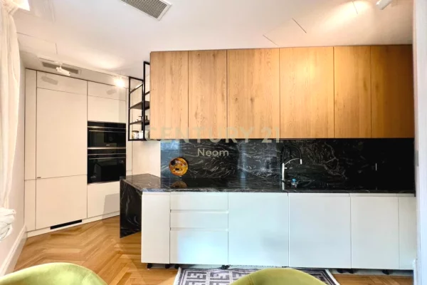 Shtepi ne shitje Apartament ne Tirane, 2+1, Mobilimi E mobiluar, Pagesa 369,000  Euro.