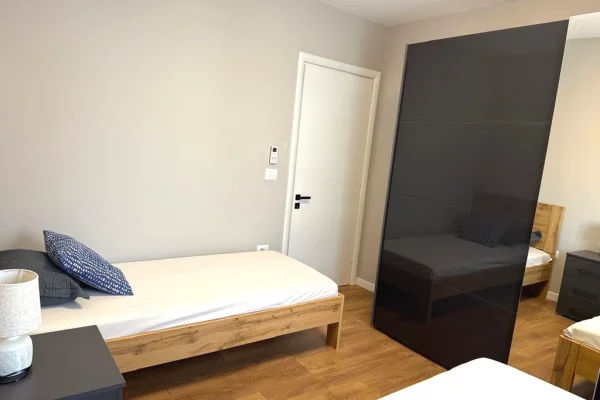 Shtepi me qera Apartament ne Tirane, 2+1, Mobilimi E mobiluar, Pagesa 750  Euro.