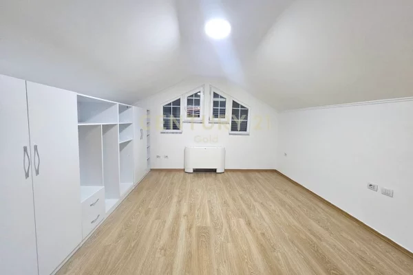 Shtepi me qera 4+1 ne Tirane - 2,800 Euro