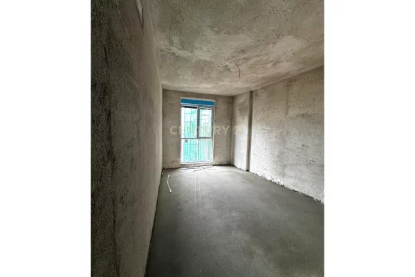 Apartment for sale in Tirana 2+1, Emty