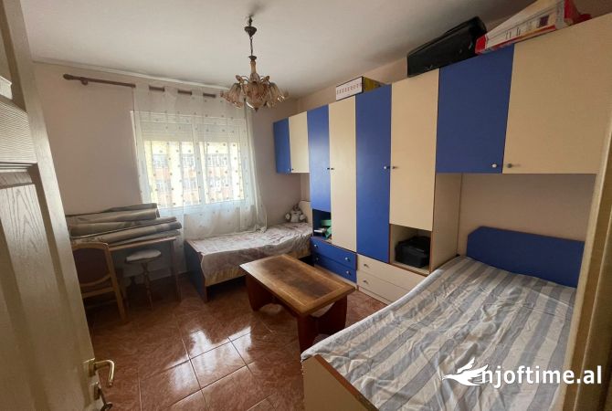 Shtepi me qera 2+1 ne Tirane - 400 Euro