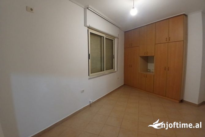 Shtepi me qera 2+1 ne Tirane - 45,000 Leke