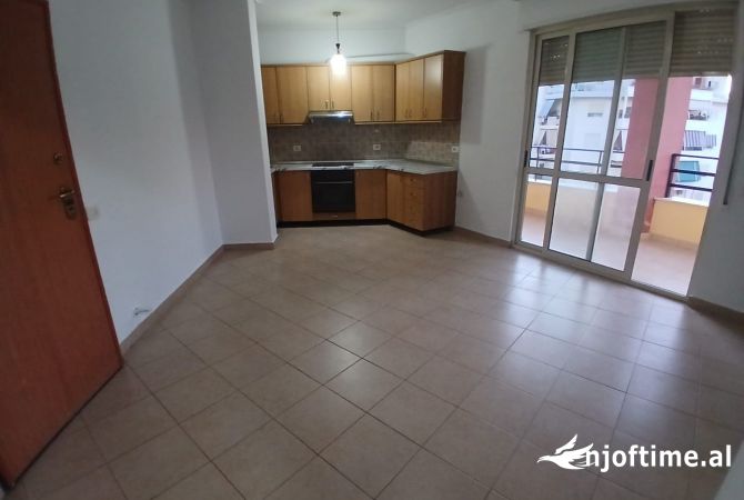 Shtepi me qera 2+1 ne Tirane - 45,000 Leke