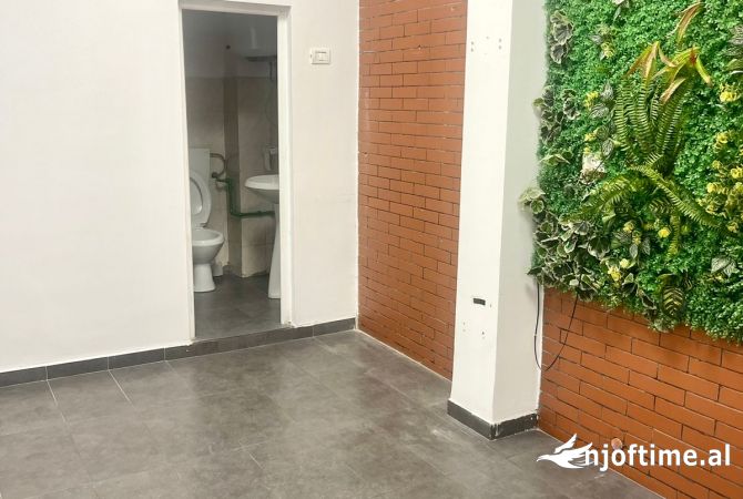 Ambient biznesi me qera 1+1 ne Tirane - 30,000 Leke