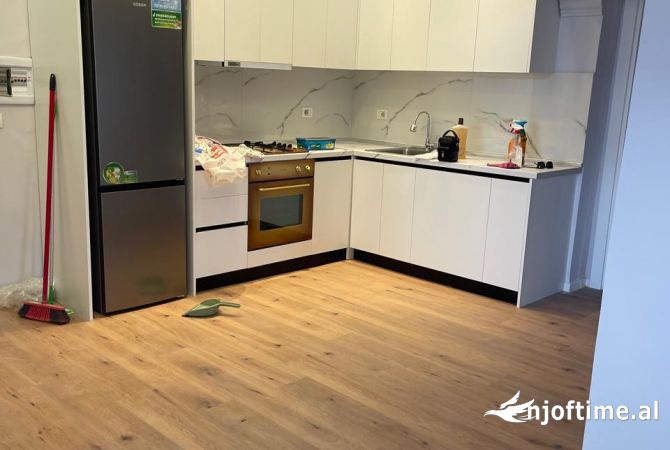 Shtepi me qera 2+1 ne Tirane - 40,000 Leke