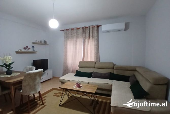 Shtepi me qera 2+1 ne Tirane - 500 Euro