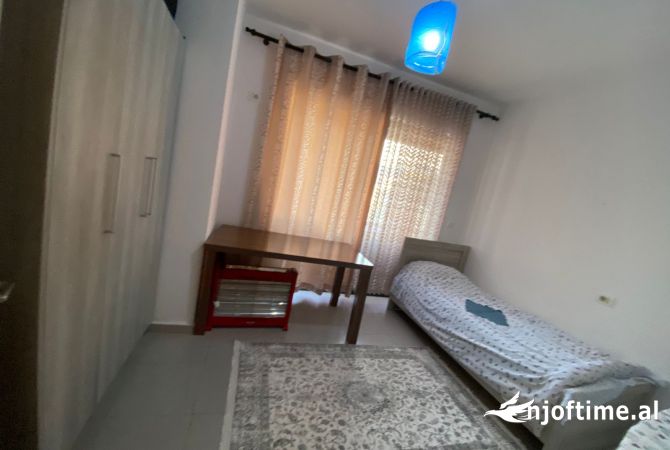 Shtepi ne shitje Apartament ne Tirane, 2+1, Mobilimi E mobiluar, Pagesa 129,600  Euro.