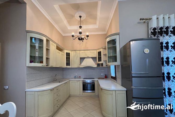 Shtepi me qera 2+1 ne Tirane - 800 Euro