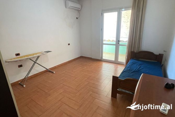 Shtepi me qera 2+1 ne Tirane - 40,000 Leke