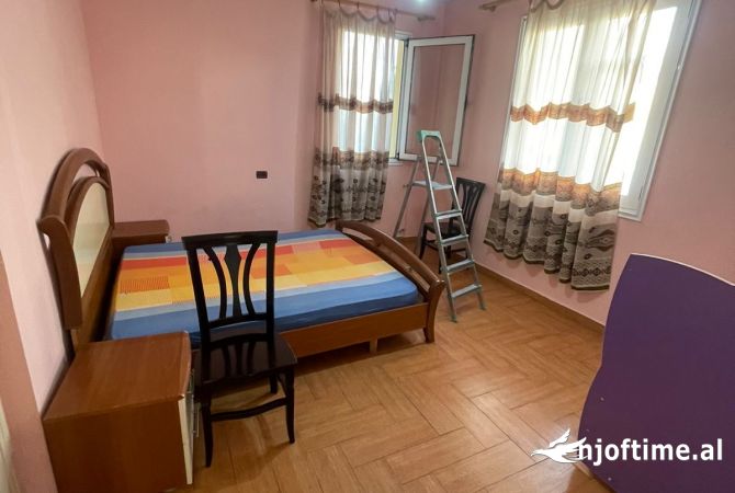 Shtepi me qera 2+1 ne Tirane - 40,000 Leke
