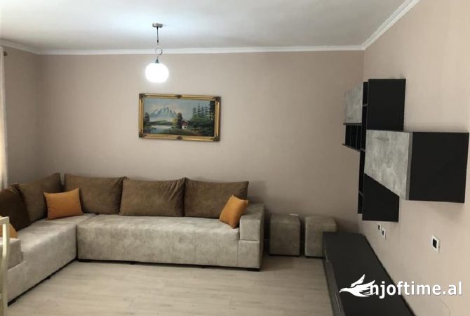 Shtepi me qera 2+1 ne Tirane - 600 Euro