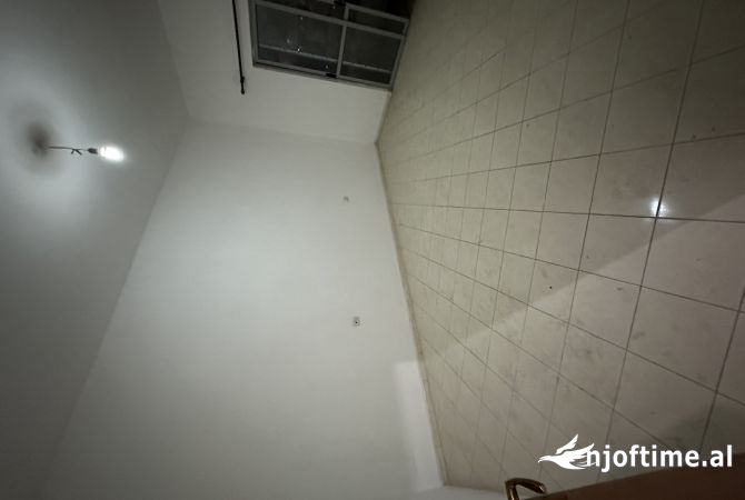 Shtepi ne shitje 2+1 ne Tirane - 130,000 Euro