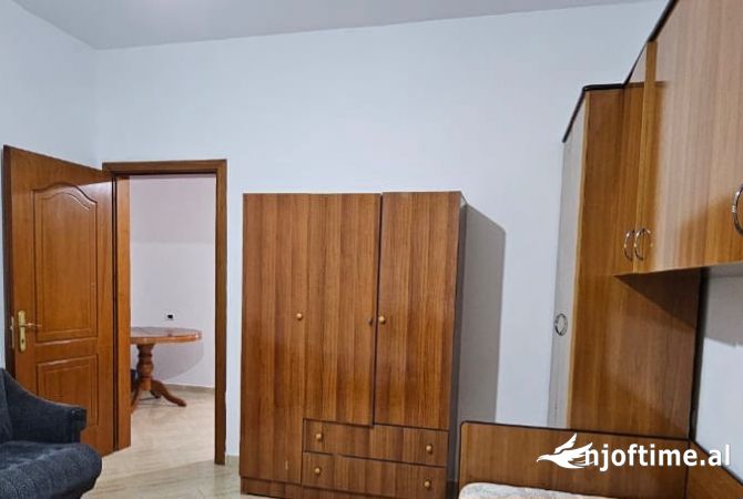 Shtepi me qera Apartament ne Tirane, 2+1, Mobilimi E mobiluar, Pagesa 55,000  Leke.